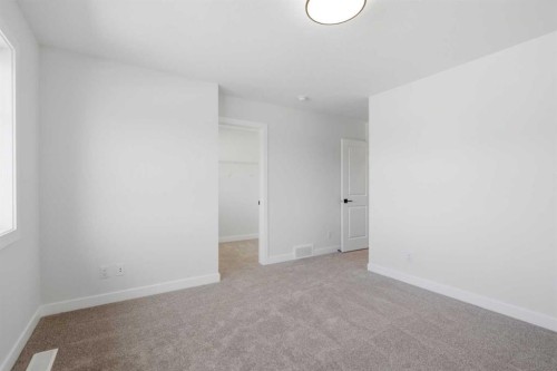 35 Belvedere Crescent Se, Calgary, AB - Indoor Photo Showing Other Room