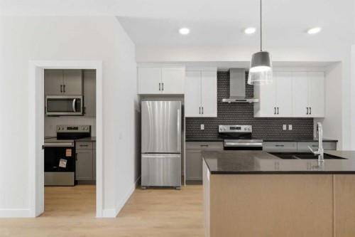 35 Belvedere Crescent Se, Calgary, AB - Indoor Photo Showing Kitchen