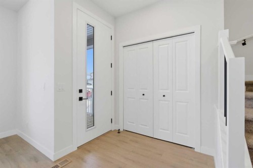 35 Belvedere Crescent Se, Calgary, AB - Indoor Photo Showing Other Room