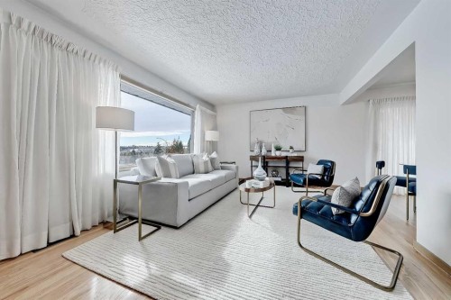 13 Hawthorne Crescent Nw, Calgary, AB - Indoor Photo Showing Living Room