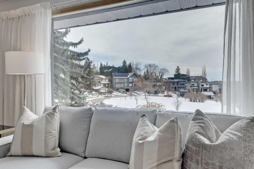 13 Hawthorne Crescent Nw, Calgary, AB - 