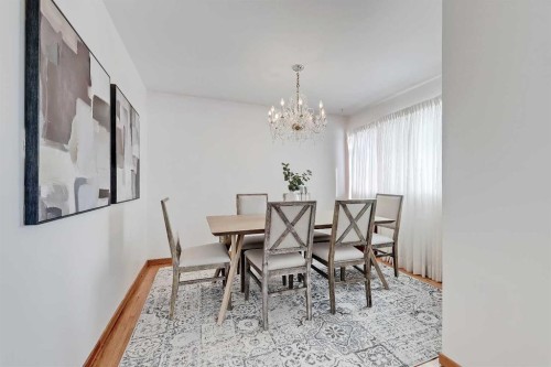 13 Hawthorne Crescent Nw, Calgary, AB - Indoor Photo Showing Dining Room