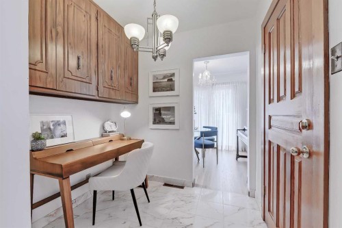 13 Hawthorne Crescent Nw, Calgary, AB - Indoor