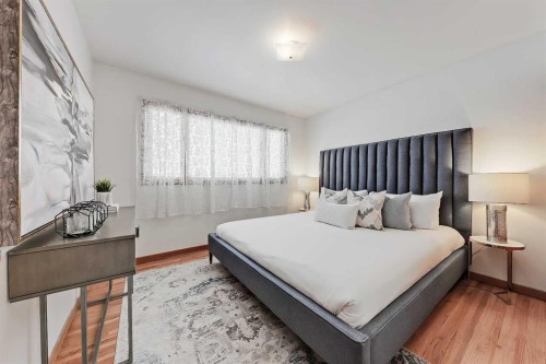 13 Hawthorne Crescent Nw, Calgary, AB - Indoor Photo Showing Bedroom