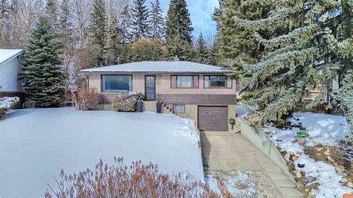13 Hawthorne Crescent Nw, Calgary, AB - Outdoor