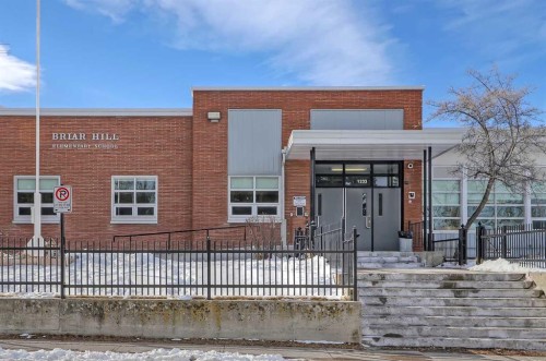 13 Hawthorne Crescent Nw, Calgary, AB - Outdoor