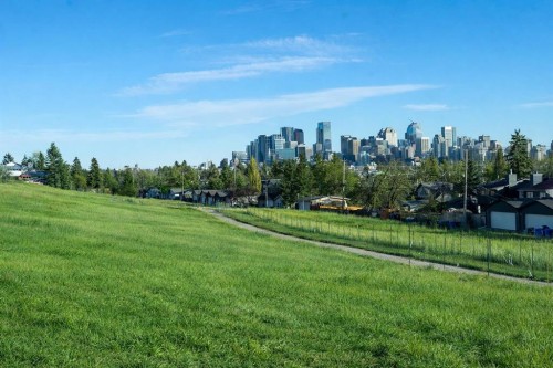 13 Hawthorne Crescent Nw, Calgary, AB - Outdoor With View