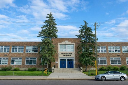 13 Hawthorne Crescent Nw, Calgary, AB - Outdoor