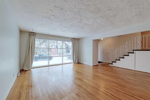 75 Wildwood Drive Sw, Calgary, AB - Indoor Photo Showing Other Room