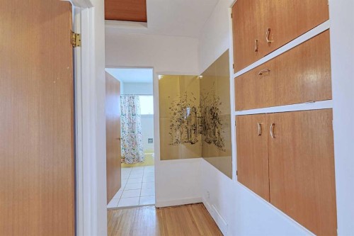 75 Wildwood Drive Sw, Calgary, AB - Indoor Photo Showing Other Room