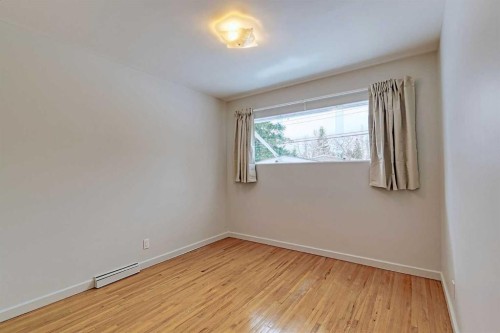 75 Wildwood Drive Sw, Calgary, AB - Indoor Photo Showing Other Room