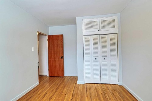 75 Wildwood Drive Sw, Calgary, AB - Indoor Photo Showing Other Room