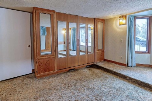 75 Wildwood Drive Sw, Calgary, AB - Indoor Photo Showing Other Room