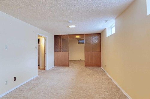 75 Wildwood Drive Sw, Calgary, AB - Indoor