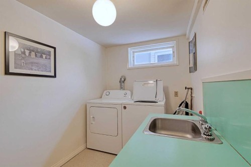 75 Wildwood Drive Sw, Calgary, AB - Indoor Photo Showing Laundry Room
