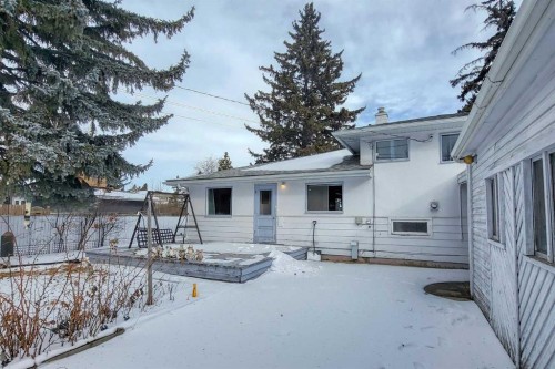75 Wildwood Drive Sw, Calgary, AB - Outdoor