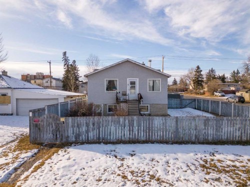 1501 37 Street Se, Calgary, AB - Outdoor