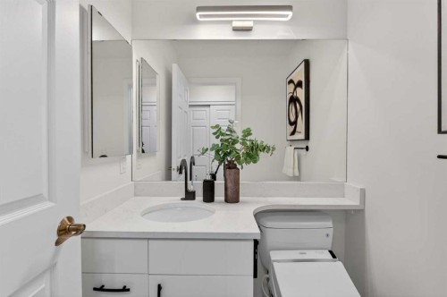 315 Woodhaven Place Sw, Calgary, AB - Indoor Photo Showing Bathroom