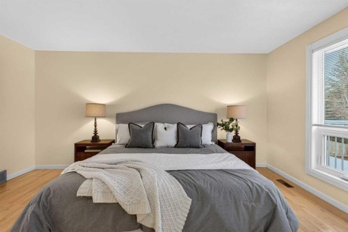 315 Woodhaven Place Sw, Calgary, AB - Indoor Photo Showing Bedroom