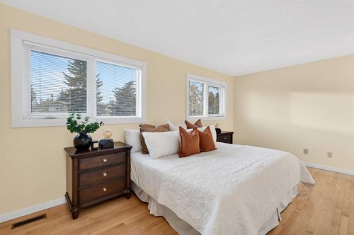 315 Woodhaven Place Sw, Calgary, AB - Indoor Photo Showing Bedroom