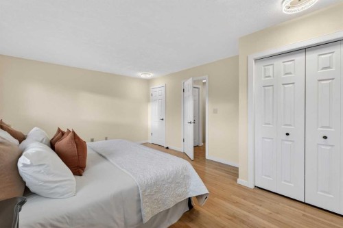 315 Woodhaven Place Sw, Calgary, AB - Indoor Photo Showing Bedroom