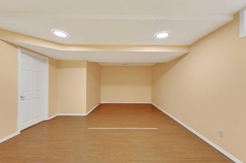 315 Woodhaven Place Sw, Calgary, AB - Indoor Photo Showing Other Room