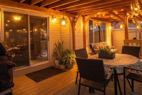 323 Mt Cornwall Circle Se, Calgary, AB - Indoor Photo Showing Dining Room