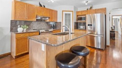 323 Mt Cornwall Circle SE Calgary, AB T2Z 2J7