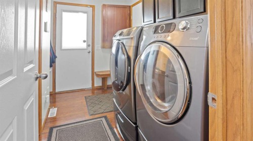323 Mt Cornwall Circle Se, Calgary, AB - Indoor Photo Showing Laundry Room