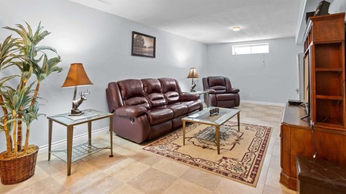 323 Mt Cornwall Circle Se, Calgary, AB - Indoor