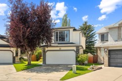 25 Harvest Park Court NE Calgary, AB T3K 4H9