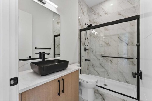 32 Lakes Estates Circle, Strathmore, AB - Indoor Photo Showing Bathroom