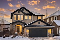 270 Valley Crest Court NW Calgary, AB T3B 5Z1