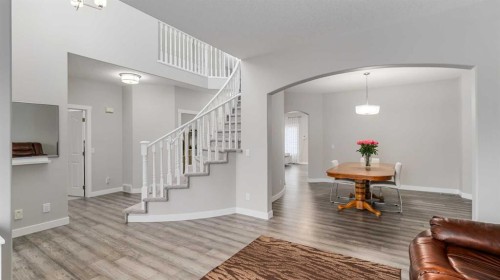 39 Mt Douglas Point Se, Calgary, AB - Indoor Photo Showing Other Room