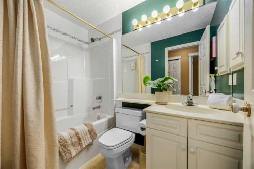 118 Eagleview Heights, Cochrane, AB - Indoor Photo Showing Bathroom