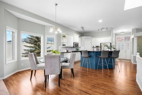 118 Eagleview Heights, Cochrane, AB - Indoor Photo Showing Dining Room