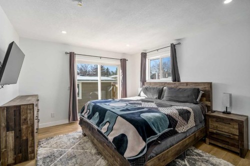 119 Silvercreek Close Nw, Calgary, AB - Indoor Photo Showing Bedroom