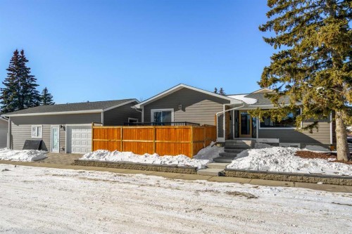 119 Silvercreek Close Nw, Calgary, AB - Outdoor