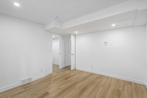 119 Silvercreek Close Nw, Calgary, AB - Indoor Photo Showing Other Room