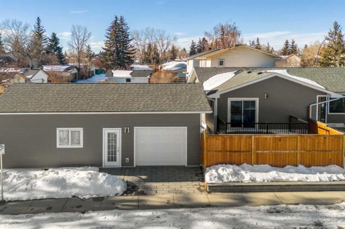 119 Silvercreek Close Nw, Calgary, AB - Outdoor
