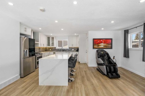 119 Silvercreek Close Nw, Calgary, AB - Indoor Photo Showing Kitchen With Upgraded Kitchen
