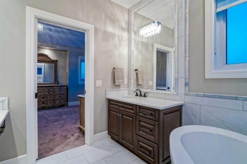 90 Silverado Ranch Way Sw, Calgary, AB - Indoor Photo Showing Bathroom
