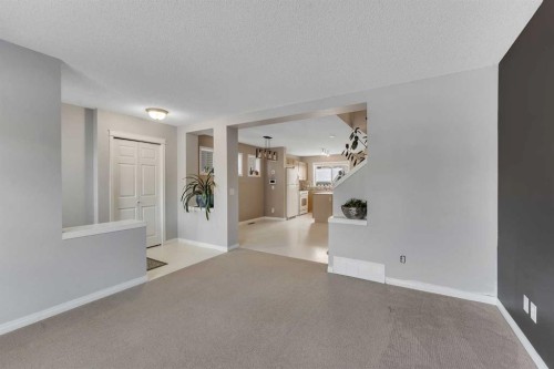 440 Prestwick Circle Se, Calgary, AB - Indoor Photo Showing Other Room