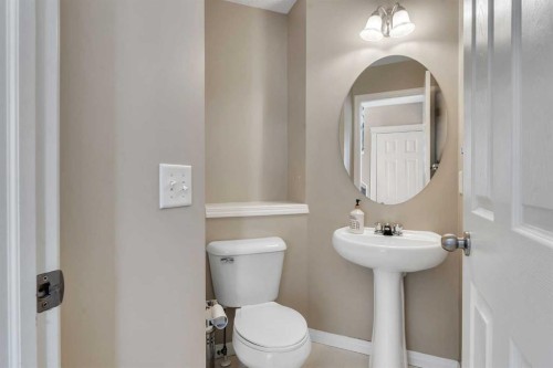 440 Prestwick Circle Se, Calgary, AB - Indoor Photo Showing Bathroom