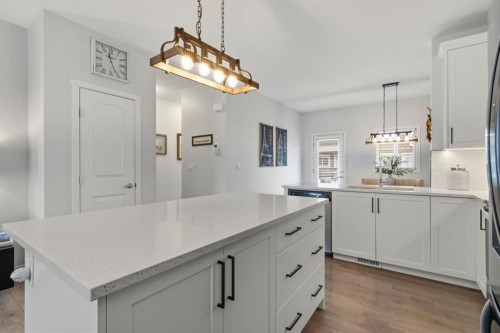 144 Legacy Point Se, Calgary, AB - Indoor Photo Showing Kitchen