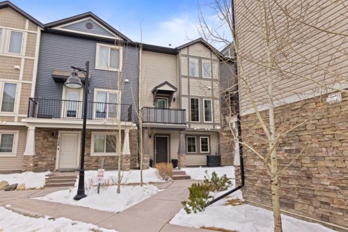 144 Legacy Point Se, Calgary, AB - Outdoor With Facade