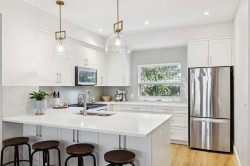 7-1935 35 Street SW Calgary, AB T3E 2X4