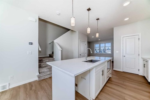 138 Lanark Gate Se, Airdrie, AB - Indoor Photo Showing Kitchen