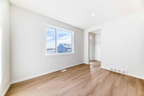 138 Lanark Gate Se, Airdrie, AB - Indoor Photo Showing Other Room