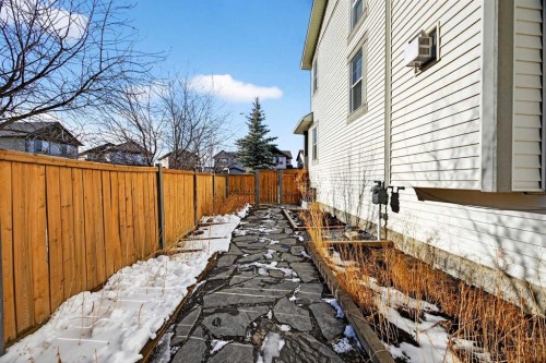 46 Heritage Landing, Cochrane, AB - Outdoor